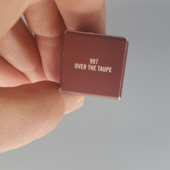 MAC Powder Kiss Liquid Lipcolour, Over the Taupe 997 - Picture 4 of 6